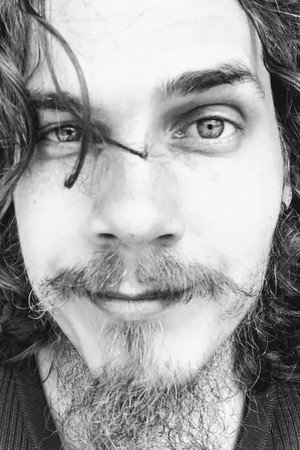 Erik Martíncues portrait