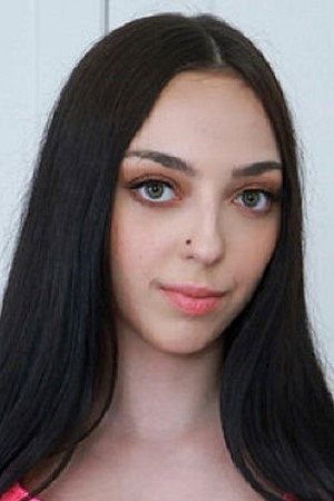 Scarlett Rosewood portrait