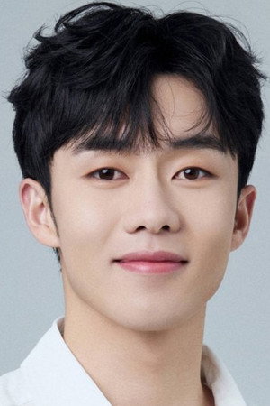 Kou Weilong portrait