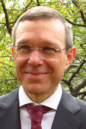 Avi Loeb portrait