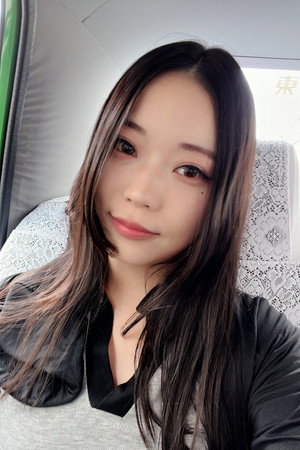 Gomi Moyuru portrait
