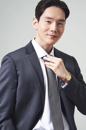Jin Si-won portrait
