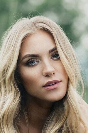 Jessica Sipos portrait
