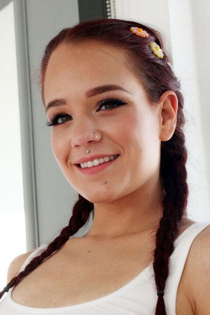 Daisy Love portrait