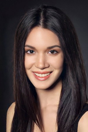 Hazal Subaşı portrait