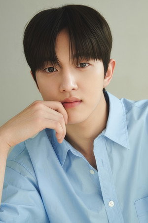 Bong Jae-hyun portrait