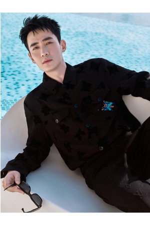 Zhu Yilong portrait