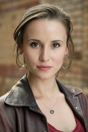 Peri Baumeister portrait