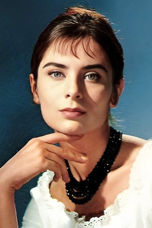 Juliette Mayniel portrait