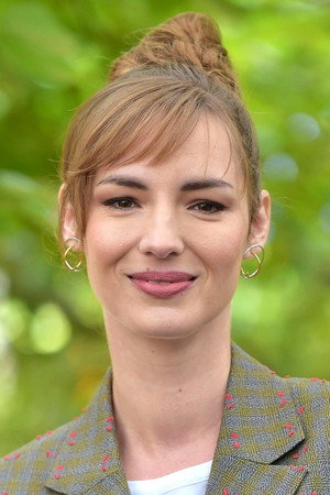Louise Bourgoin portrait