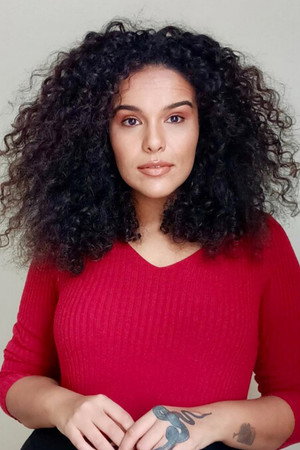 Karolina Lopes portrait
