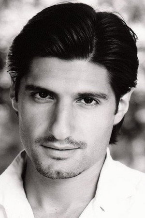 Kayvan Novak portrait