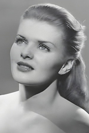 Shaye Cogan portrait