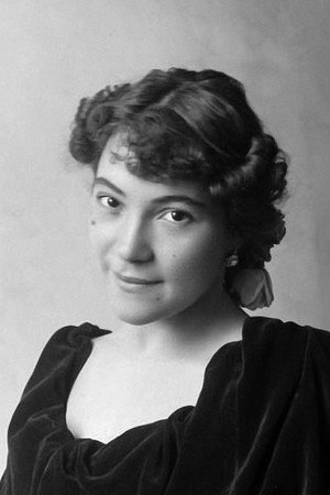 Lucília Simões portrait