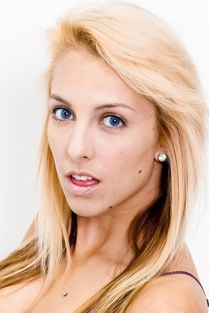 Samantha Nixon portrait