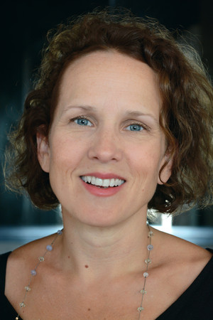 Jennifer Dundas portrait