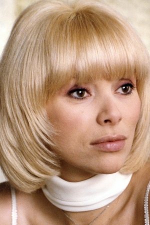 Mireille Darc portrait