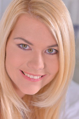 Izzy Delphine portrait