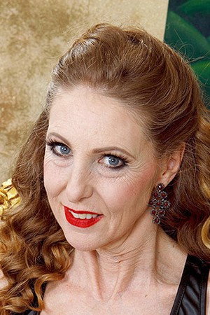 Susanna Glam portrait