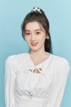 Yuan Yi portrait