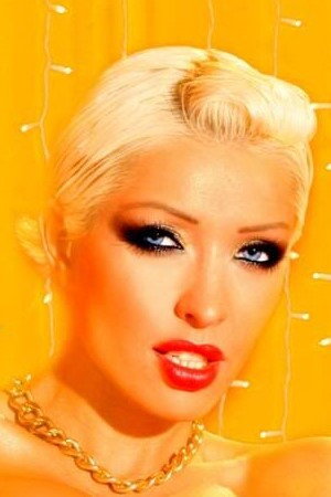 Gina Mond portrait