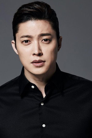 Min Ji-Hyuk portrait