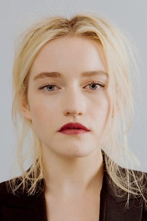 Julia Garner portrait