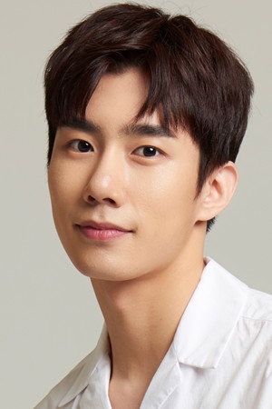 Son Woo-hyeon portrait