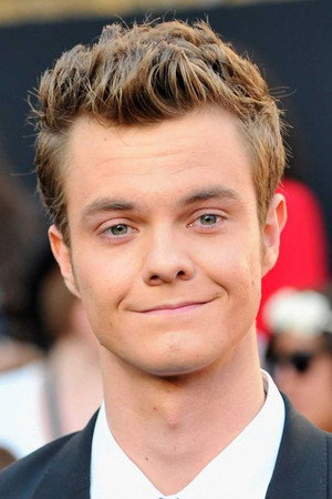 Jack Quaid portrait