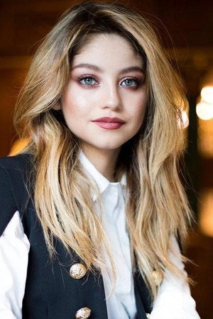 Karol Sevilla portrait