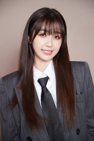 Yu Shuxin portrait