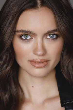 Hannah Dannelly portrait
