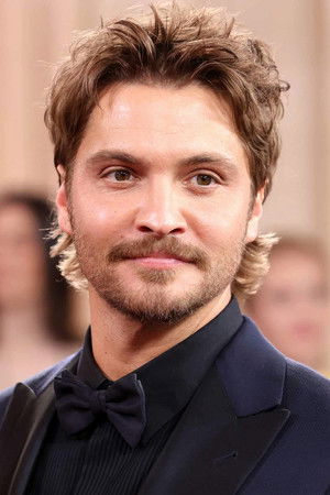 Luke Grimes portrait