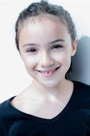 Ambre Pallas portrait