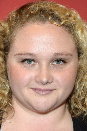 Danielle Macdonald portrait
