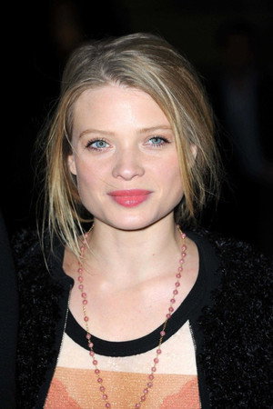 Mélanie Thierry portrait