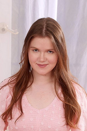 Ava Marina portrait