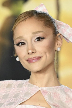 Ariana Grande portrait