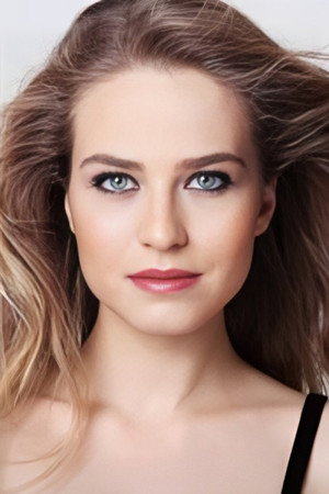 Nurhak Mine Söz portrait