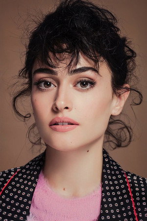 Esra Bilgiç portrait