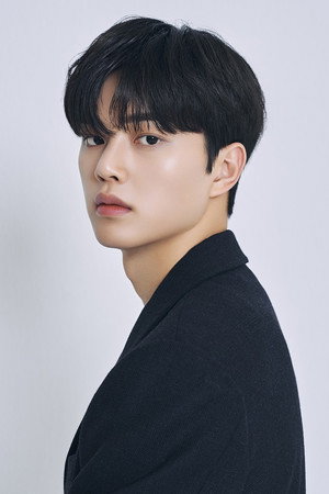 Song Kang portrait