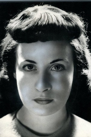 Paula Dehelly portrait