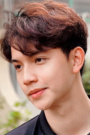 Việt Hoàng portrait