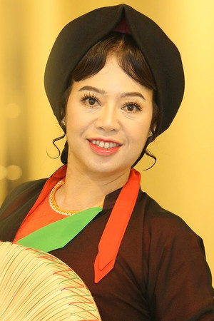 Thúy Hường portrait