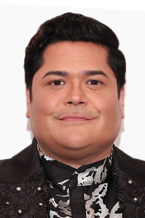 Harvey Guillén portrait