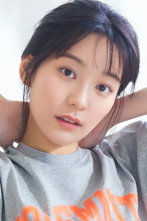 Momoko Arata portrait