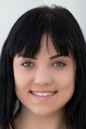 Tetti Dew Korti portrait
