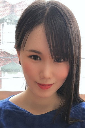Miho Tomii portrait