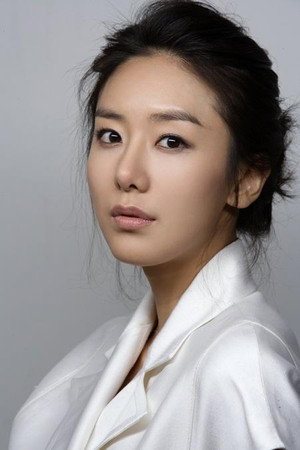 Yoon Jung-hee portrait
