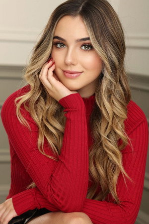 Alexa Nisenson portrait